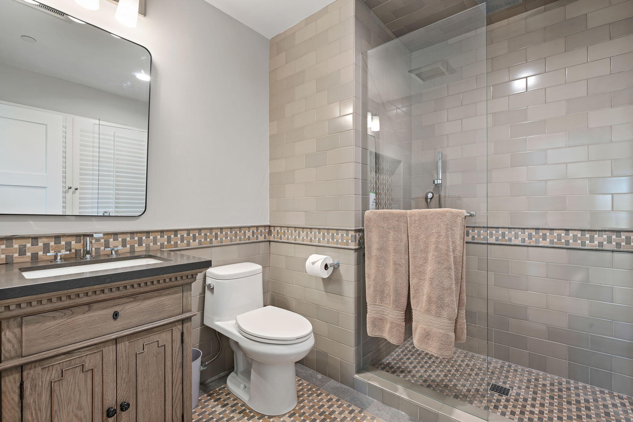 1690 East Valley Road Montecito, CA 93108 - Photo 15 of 26 Bathroom 2
