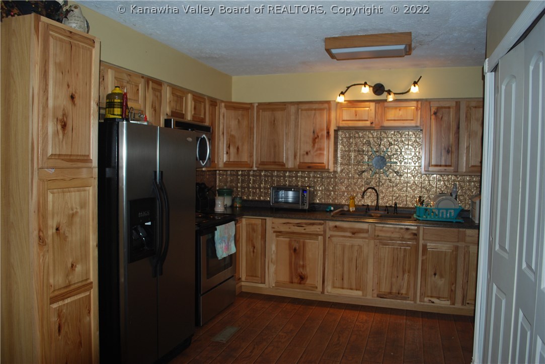 14571 Sandhill Road Letart, WV 25253 - Photo 4 of 12 Gallery Image 4