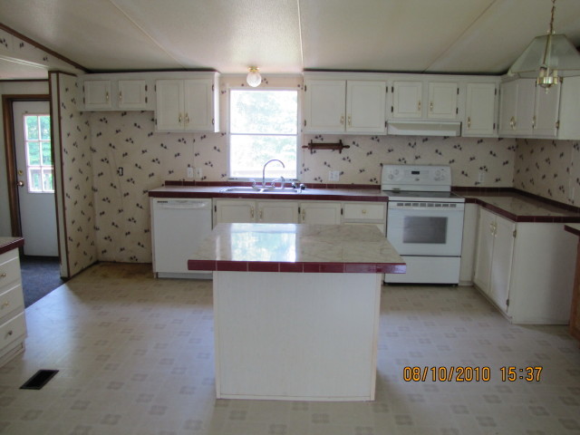 685 Powells Store Road Glade Hill, VA 24092 - Photo 3 of 11 Kitchen w Island