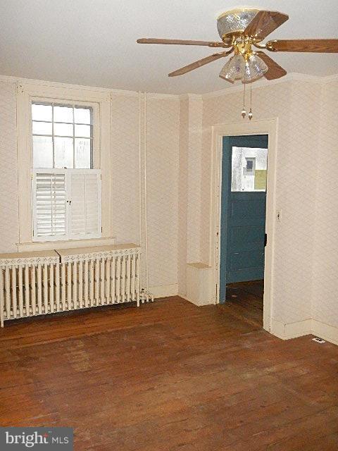 21517 Laytonsville Road Gaithersburg, MD 20882 - Photo 6 of 16 Living Room