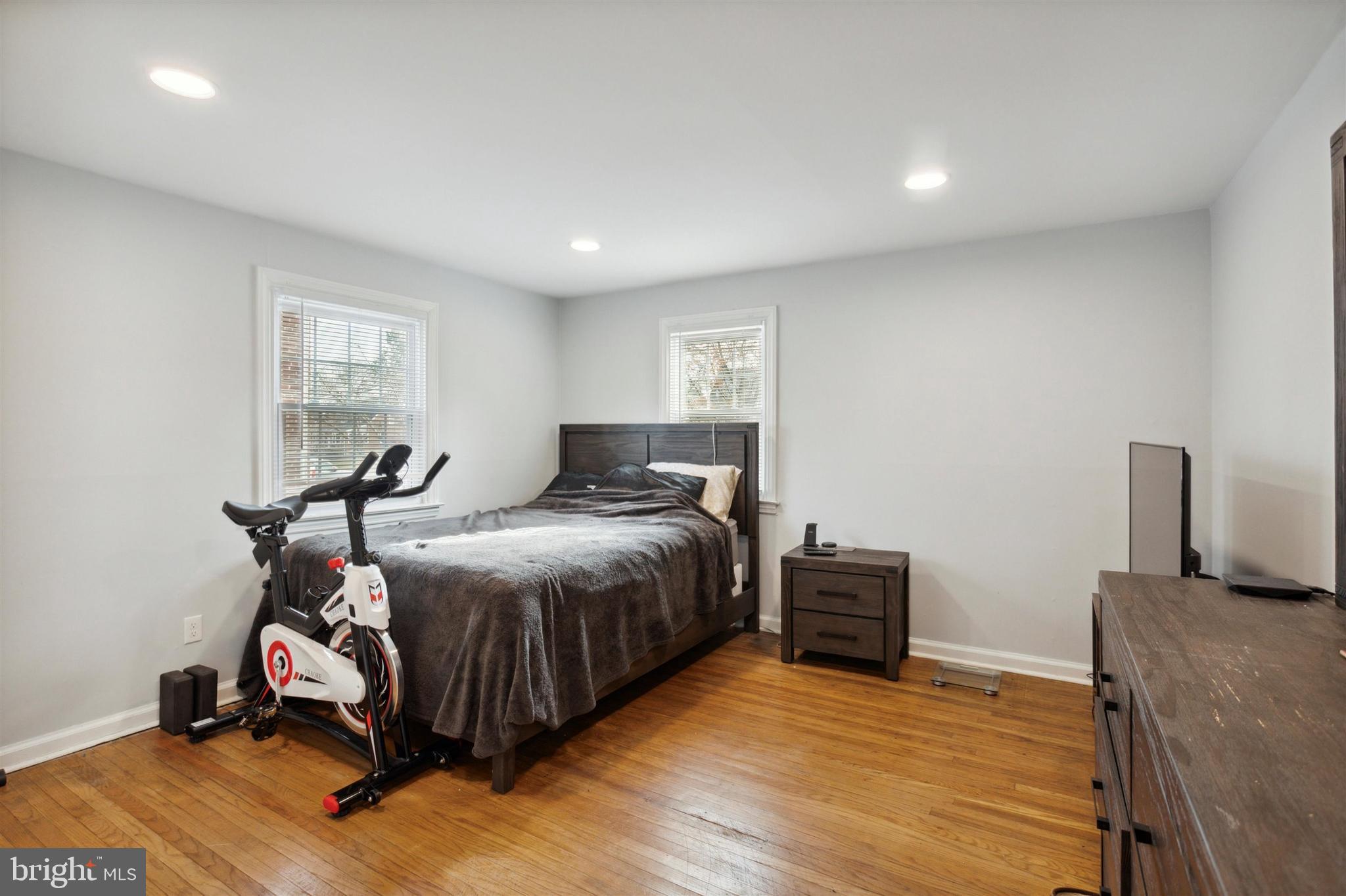 219 MacDade Boulevard Folsom, PA 19033 - Photo 11 of 27