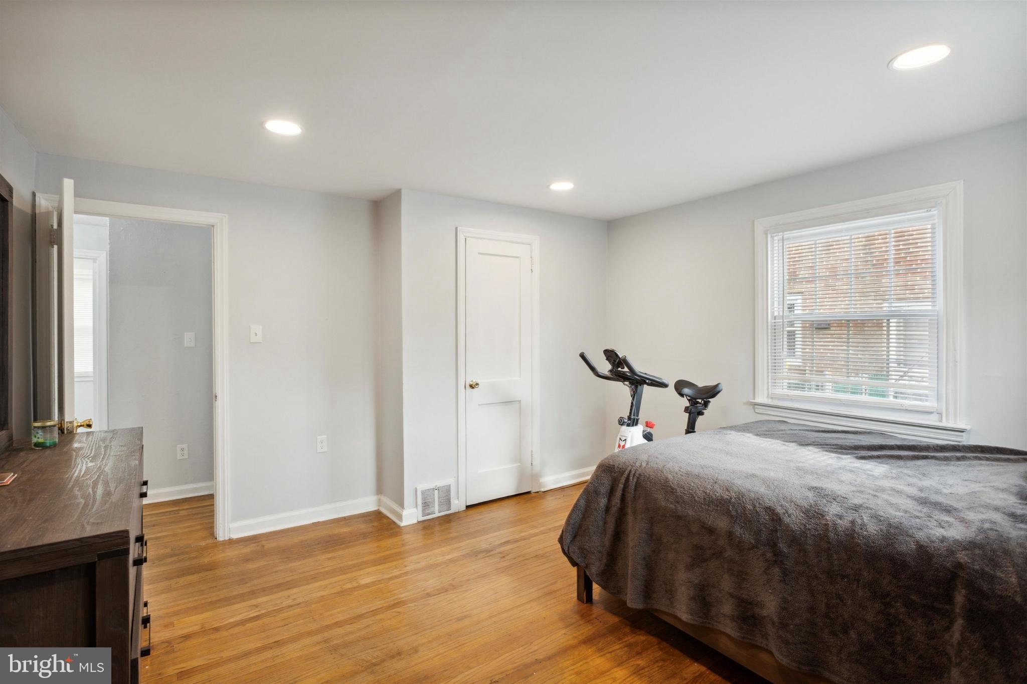 219 MacDade Boulevard Folsom, PA 19033 - Photo 12 of 27