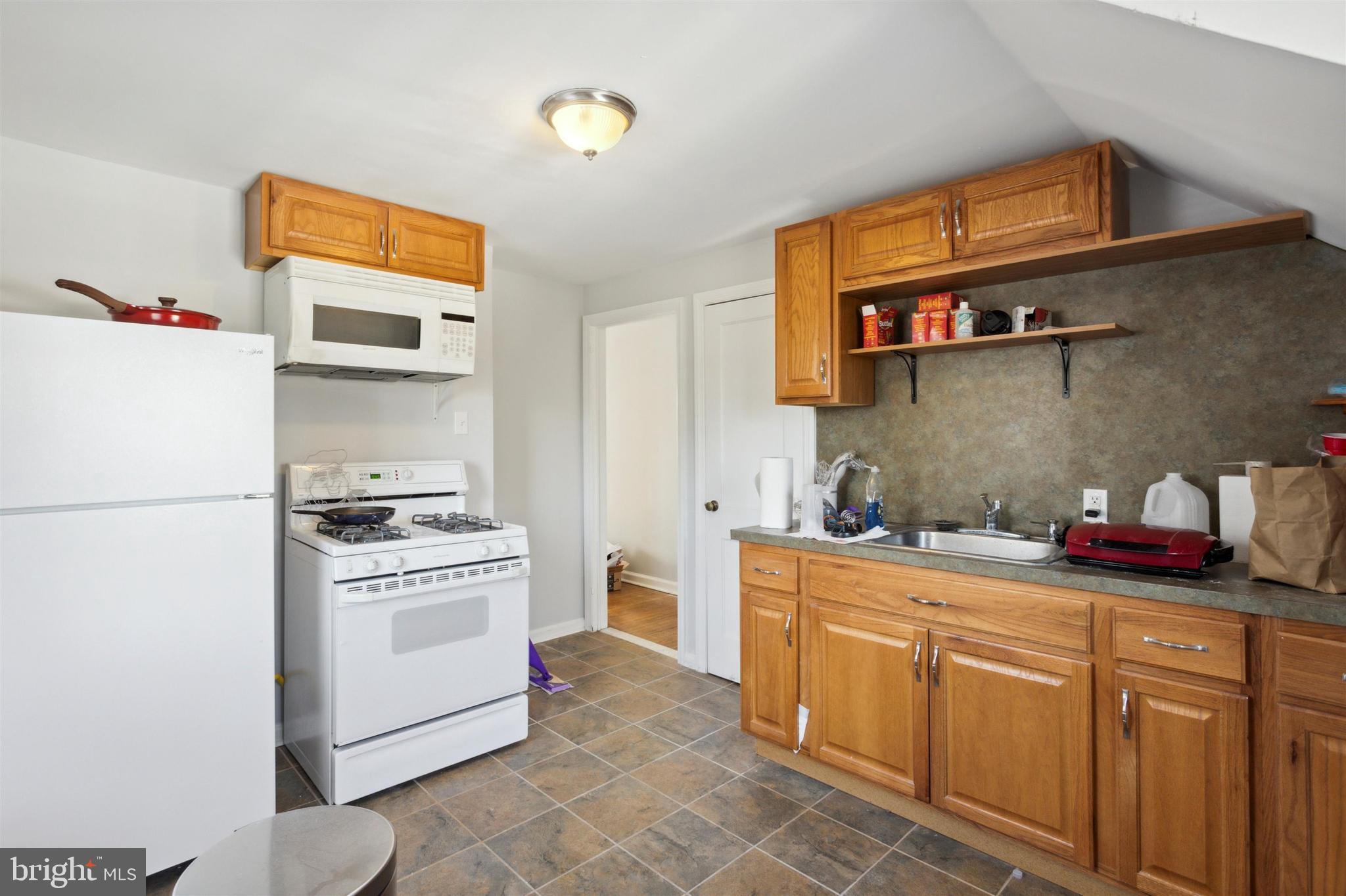 219 MacDade Boulevard Folsom, PA 19033 - Photo 18 of 27