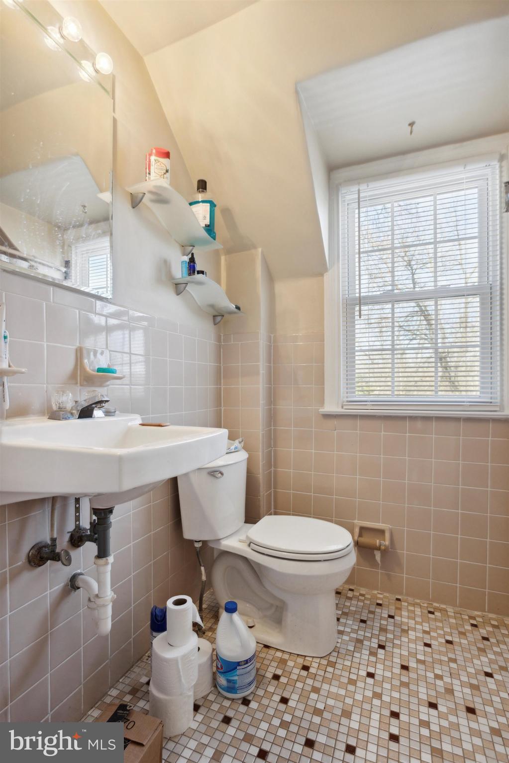 219 MacDade Boulevard Folsom, PA 19033 - Photo 20 of 27