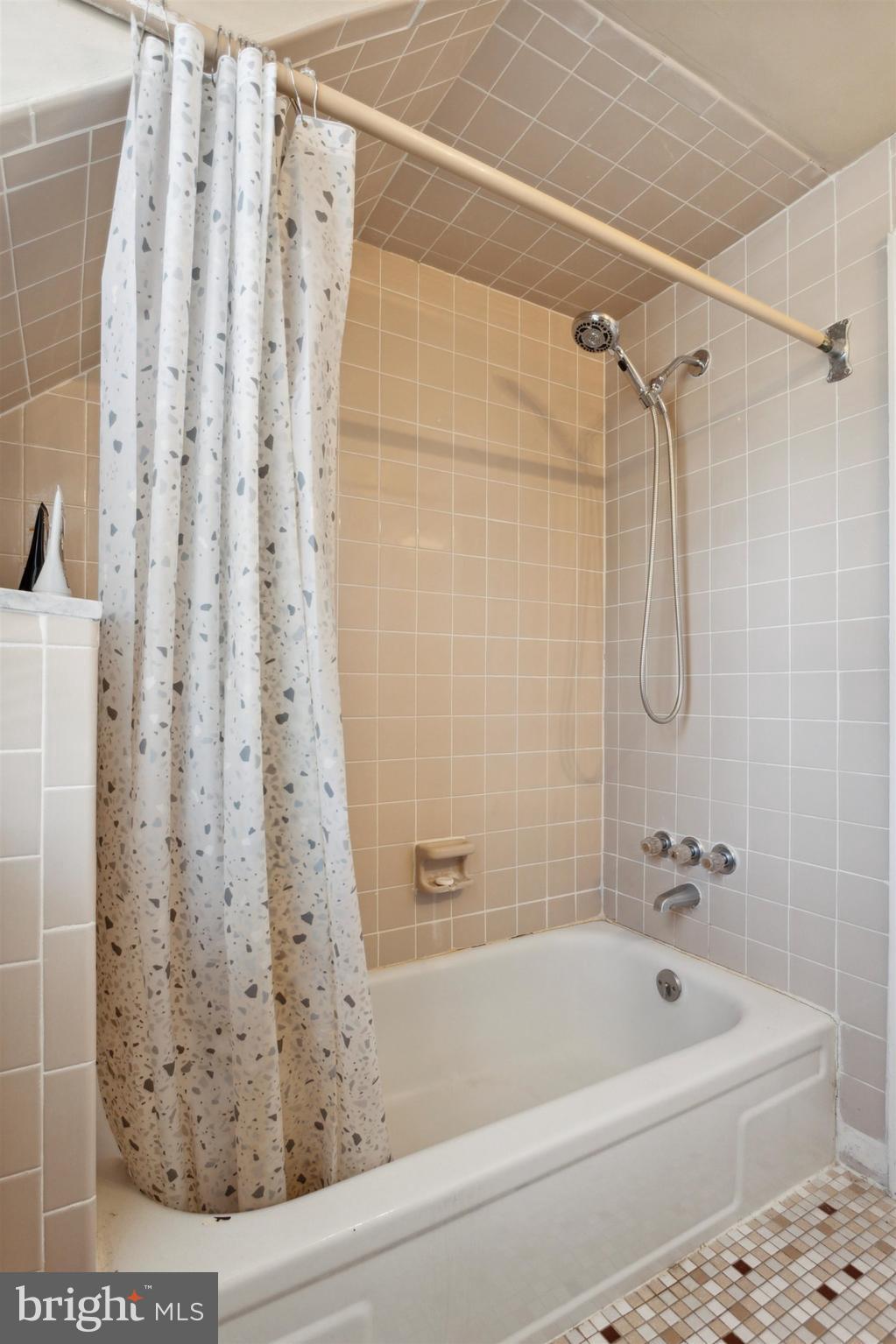 219 MacDade Boulevard Folsom, PA 19033 - Photo 21 of 27