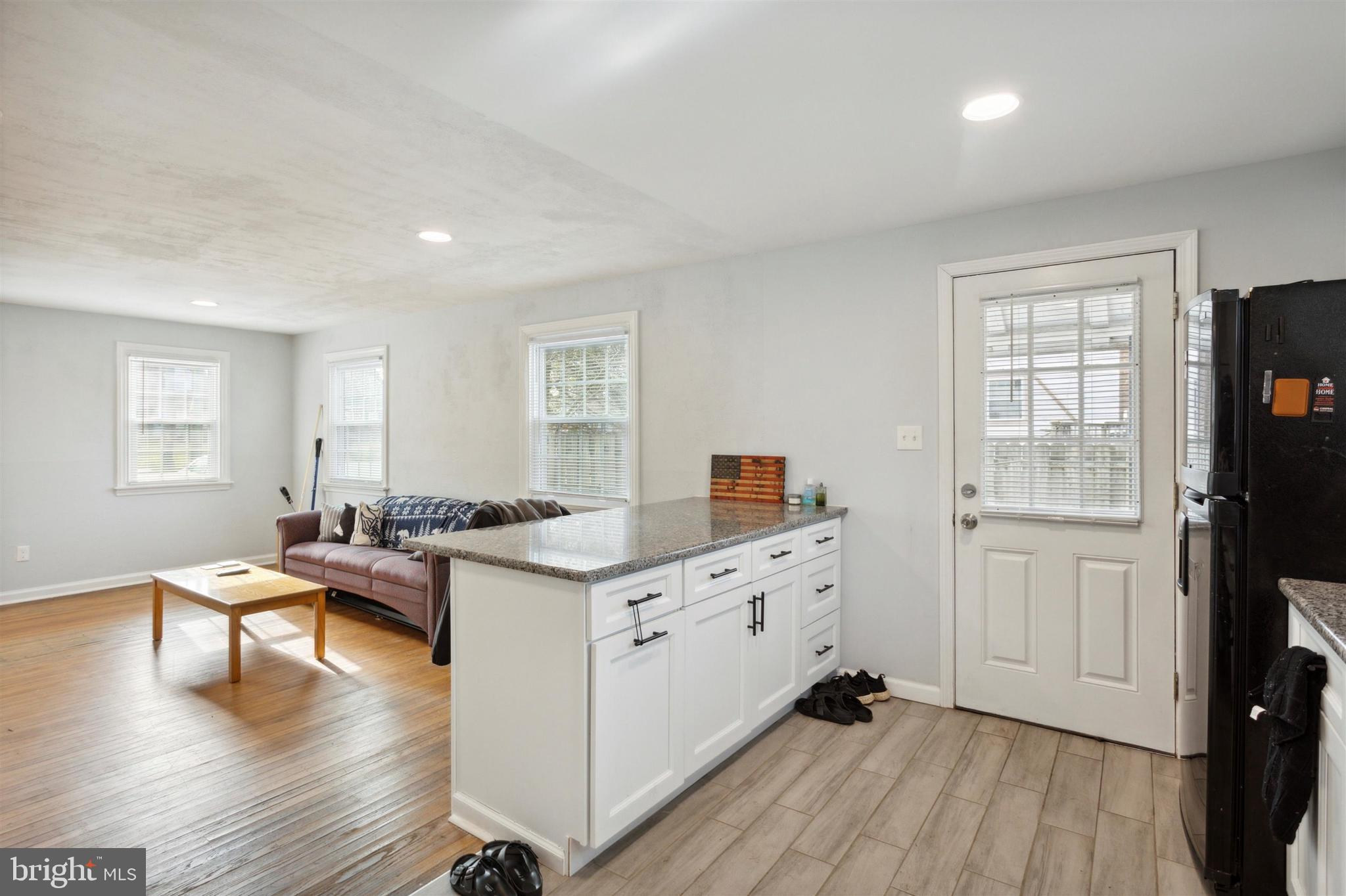 219 MacDade Boulevard Folsom, PA 19033 - Photo 8 of 27