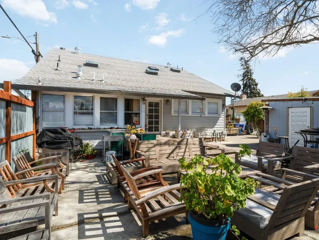 $1,588,000 | 2325 Georgia Street, Napa, CA 94559