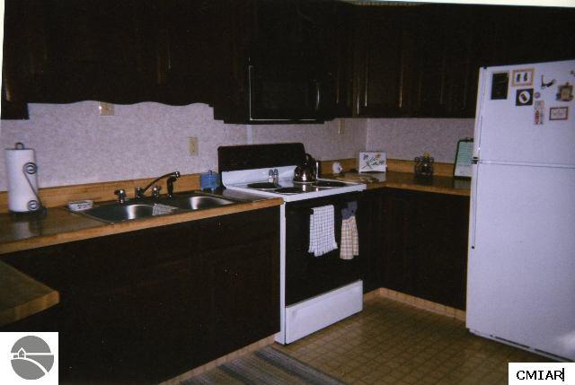 5491 North Cedar River Road Gladwin, MI 48624 - Photo 5 of 6 1770416-4.JPG