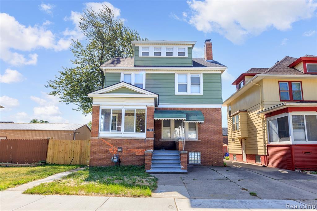 737 Webb Street Detroit, MI 48202 - Photo 2 of 40