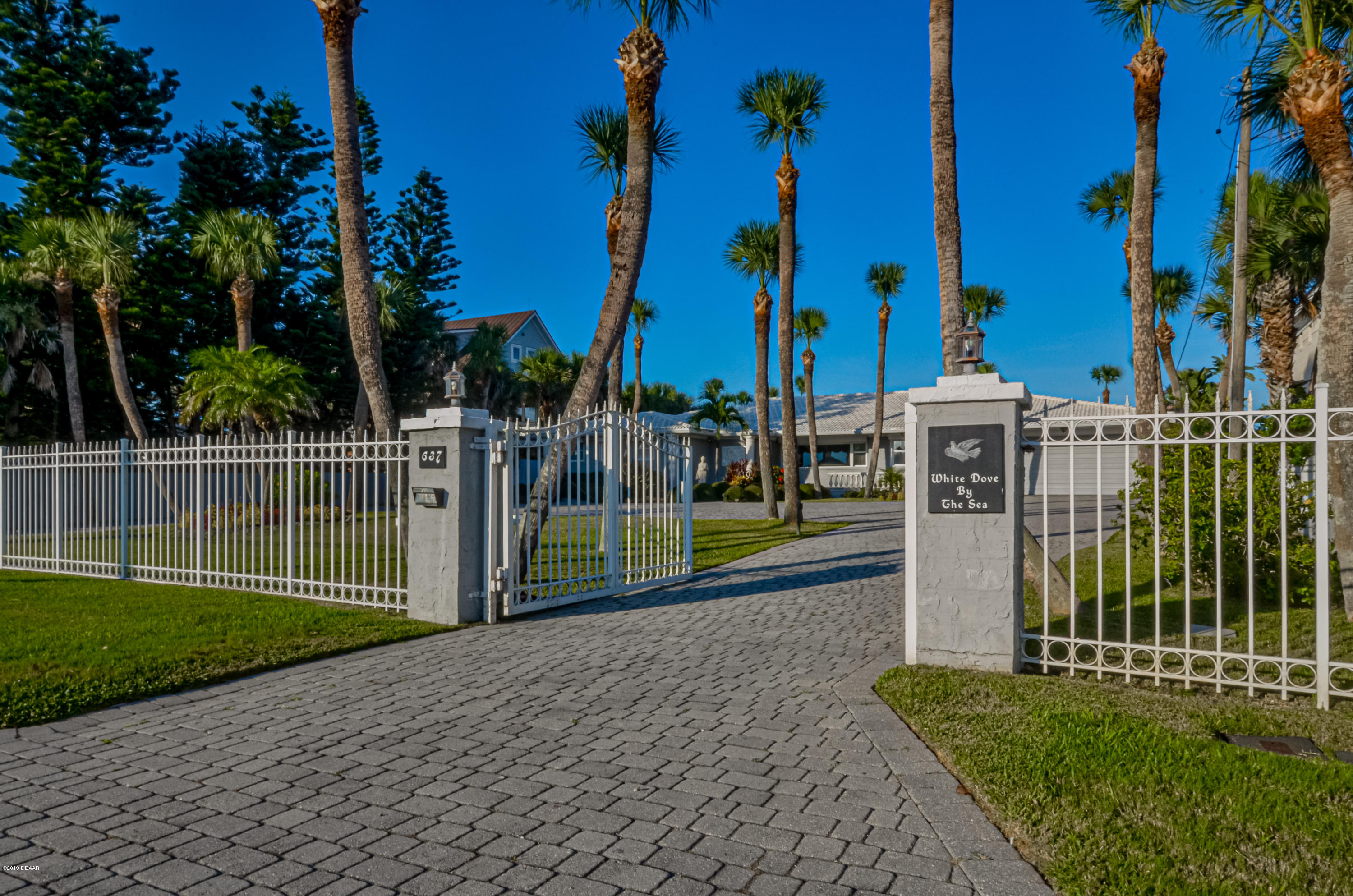 637 Ocean Shore Boulevard Ormond Beach, FL 32176 - Photo 6 of 62 DSC_0345
