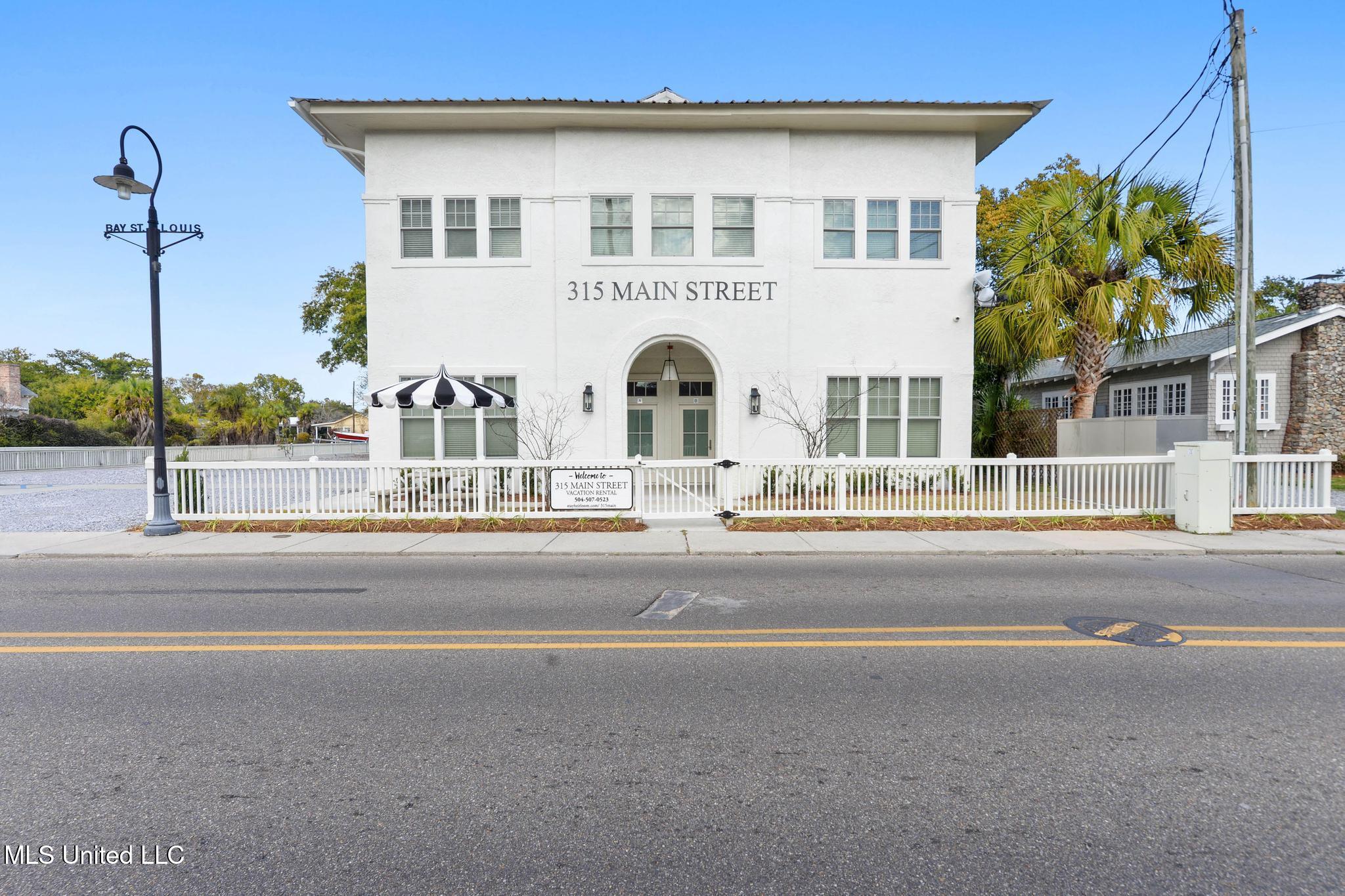 315 Main Street, Unit J Bay St. Louis, MS 39520 - Photo 1 of 25 070