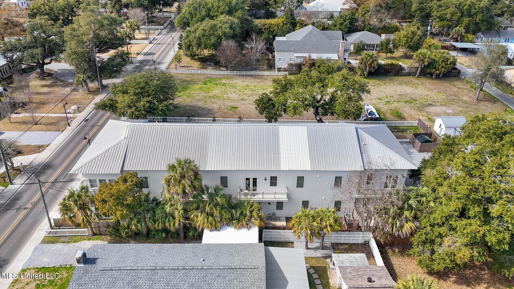 315 Main Street, Unit J Bay St. Louis, MS 39520 - Photo 24 of 25 080