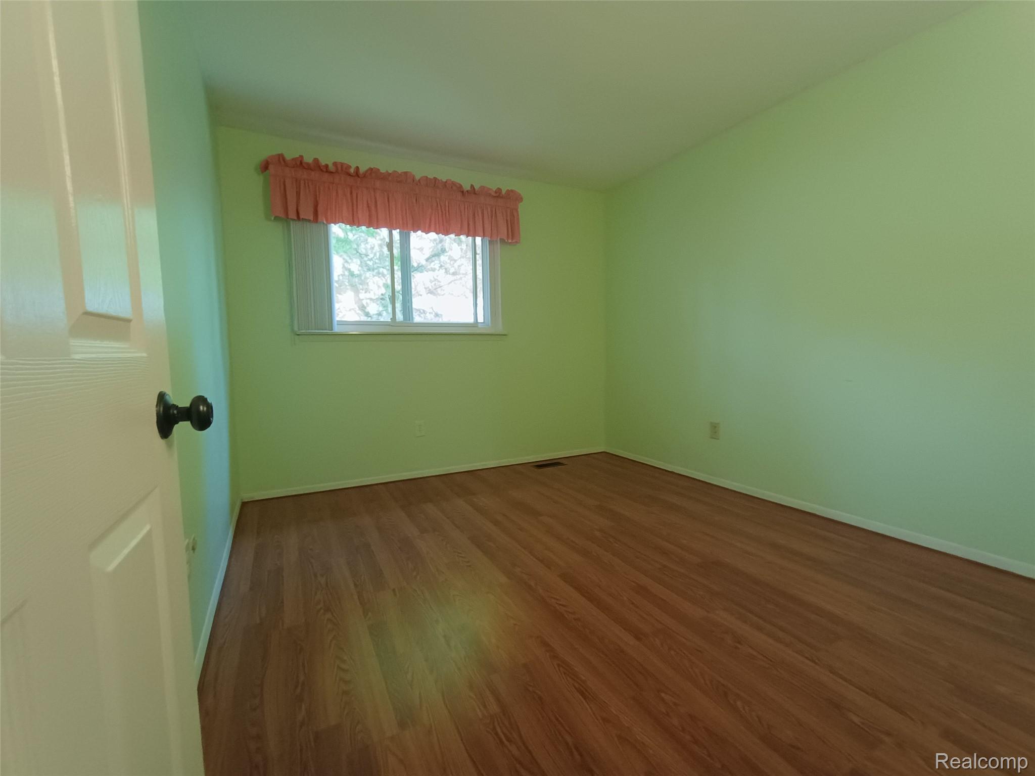 112 Stratford Lane Rochester, MI 48309 - Photo 22 of 37 21-68590934c178eae20098de5a516aa9be.jpg