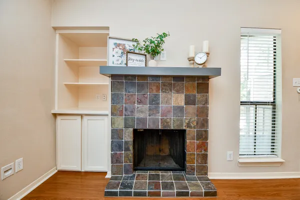 $1,050 | 3500 Tangle Brush Drive, Unit 14, The Woodlands, TX 77381