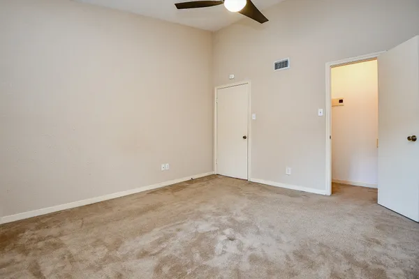 $1,050 | 3500 Tangle Brush Drive, Unit 14, The Woodlands, TX 77381