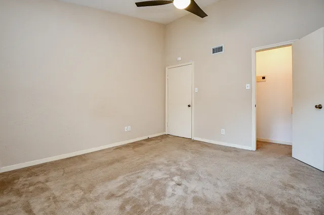 $1,050 | 3500 Tangle Brush Drive, Unit 1, The Woodlands, TX 77381