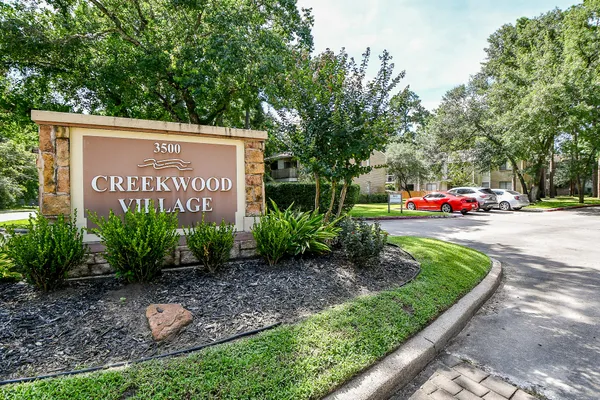 $1,050 | 3500 Tangle Brush Drive, Unit 14, The Woodlands, TX 77381