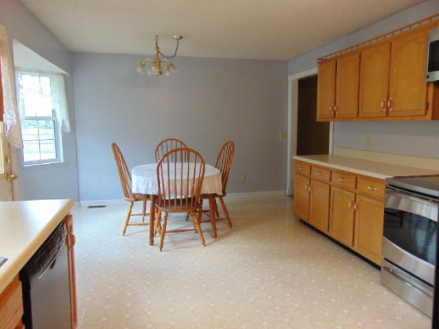 8422 Daisy Dallas Road Hixson, TN 37343 - Photo 5 of 27 DSC00129