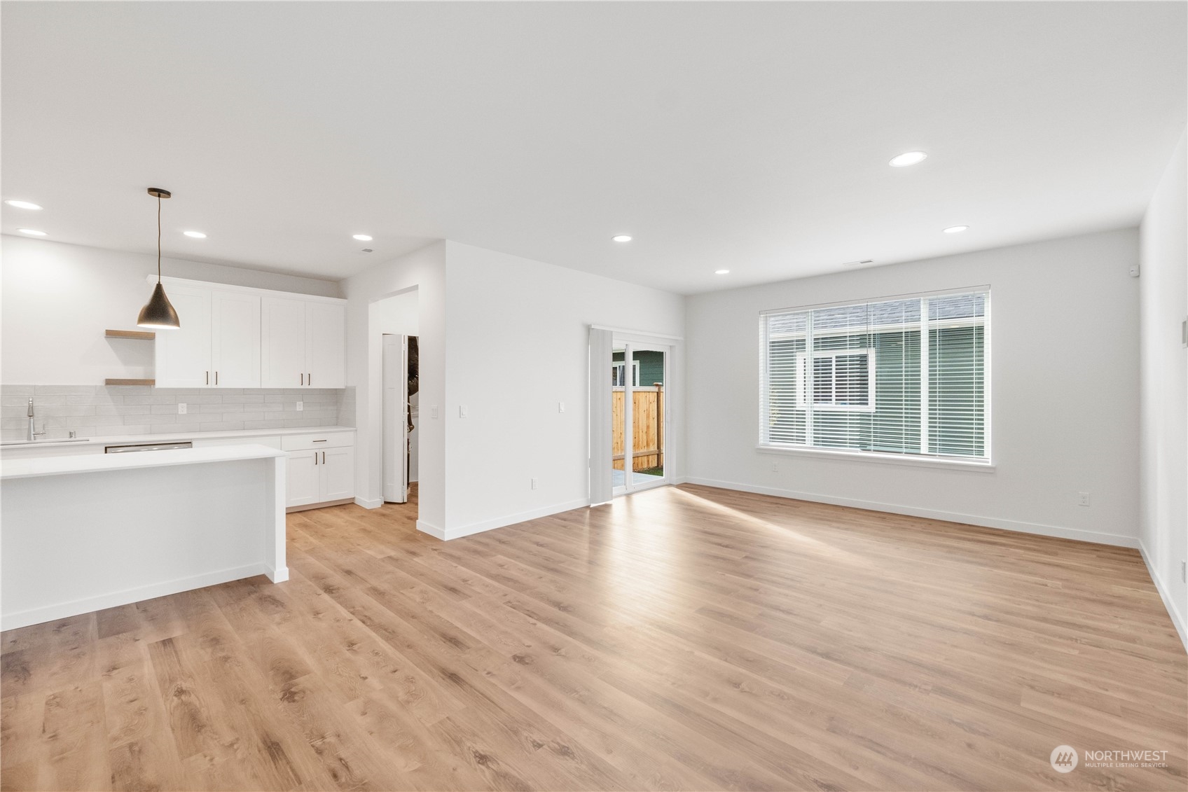6444 South Verde Street Tacoma, WA 98409 - Photo 9 of 36