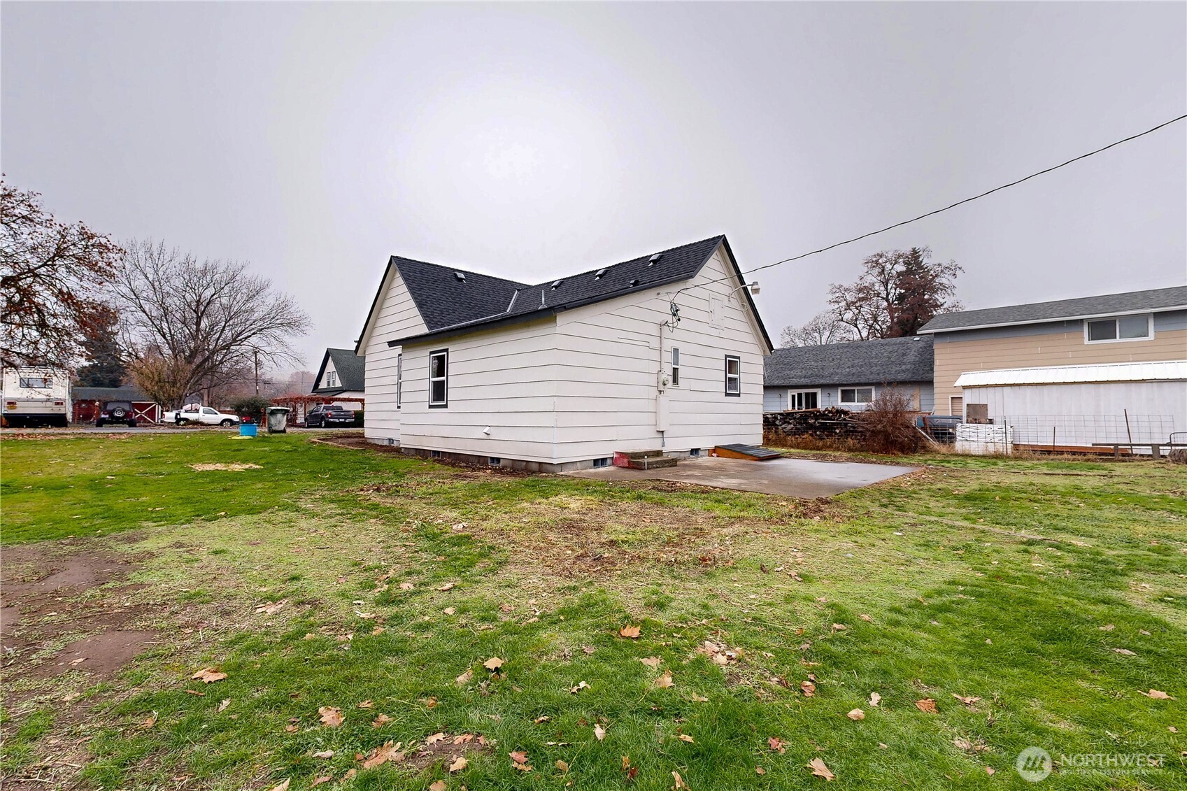1209 Chestnut Street Milton Freewater, OR 97862 - Photo 20 of 23 a view of a house with a backyard