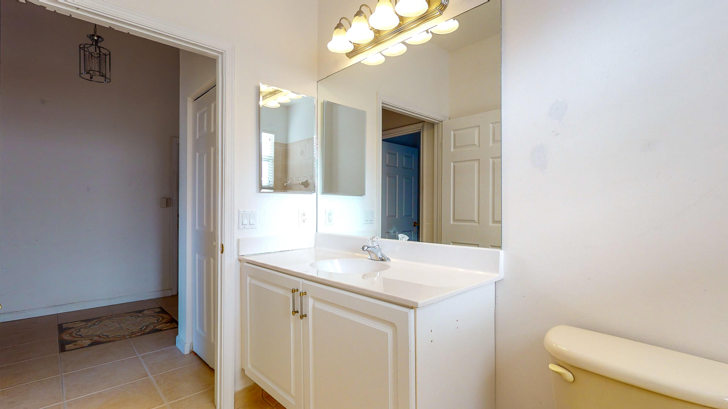 311 Springview Loop Port St. Lucie, FL 34986 - Photo 31 of 42 Guest Bath