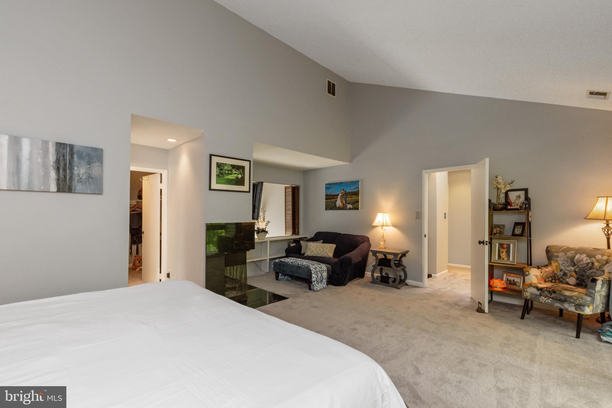6405 Walhonding Road Bethesda, MD 20816 - Photo 21 of 52 Gallery Image 21