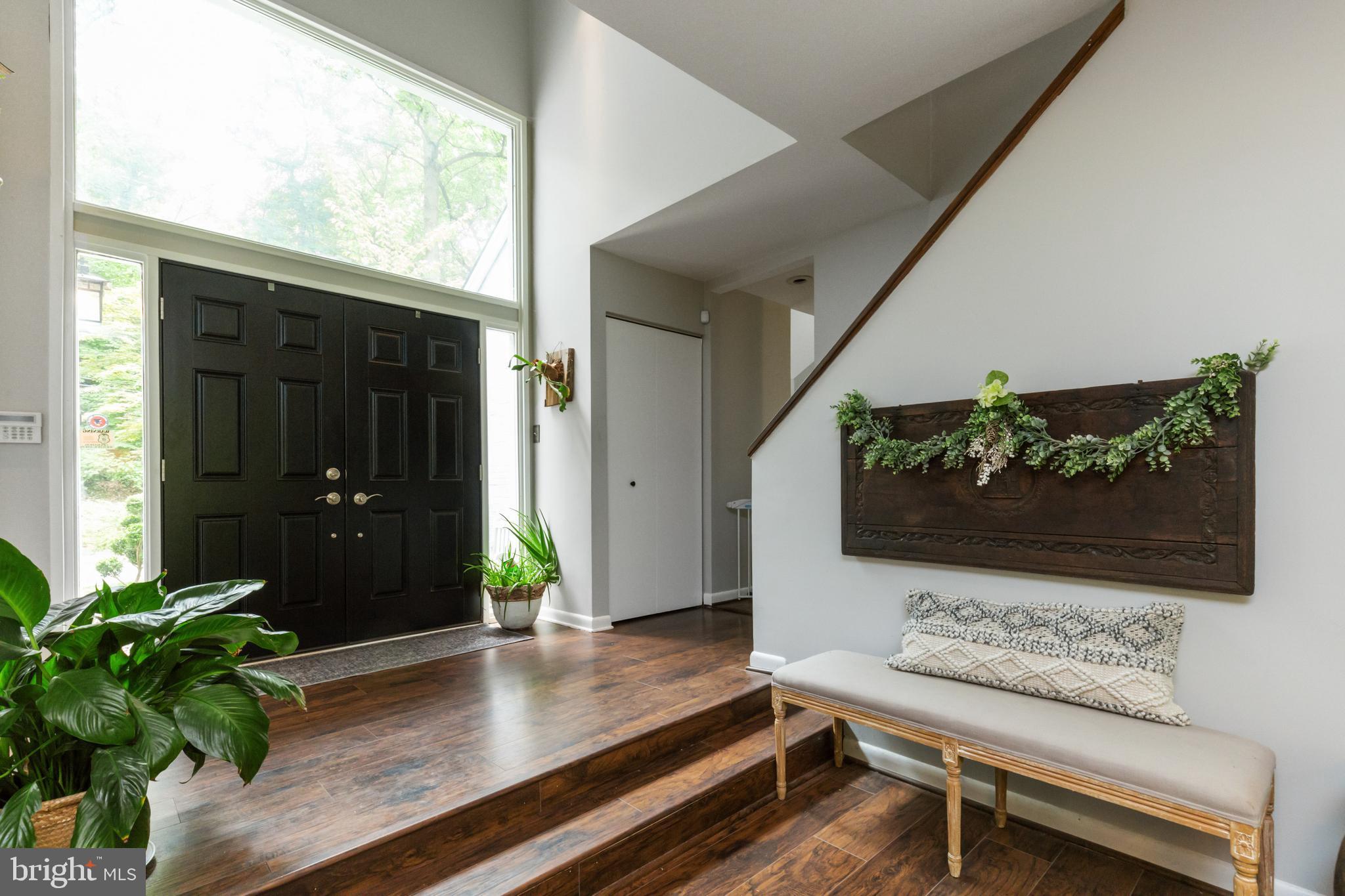 6405 Walhonding Road Bethesda, MD 20816 - Photo 4 of 52 Gallery Image 4