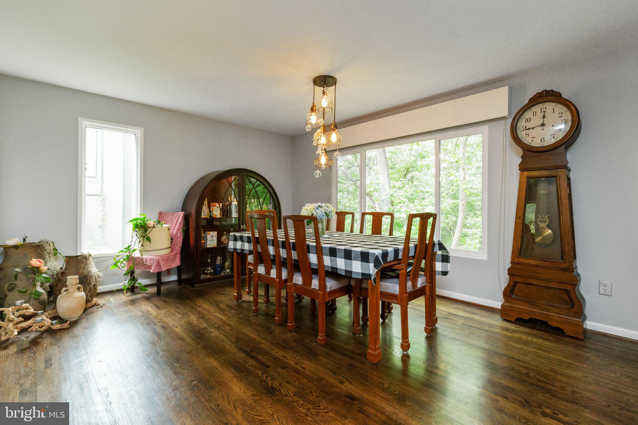 6405 Walhonding Road Bethesda, MD 20816 - Photo 10 of 52 Gallery Image 10