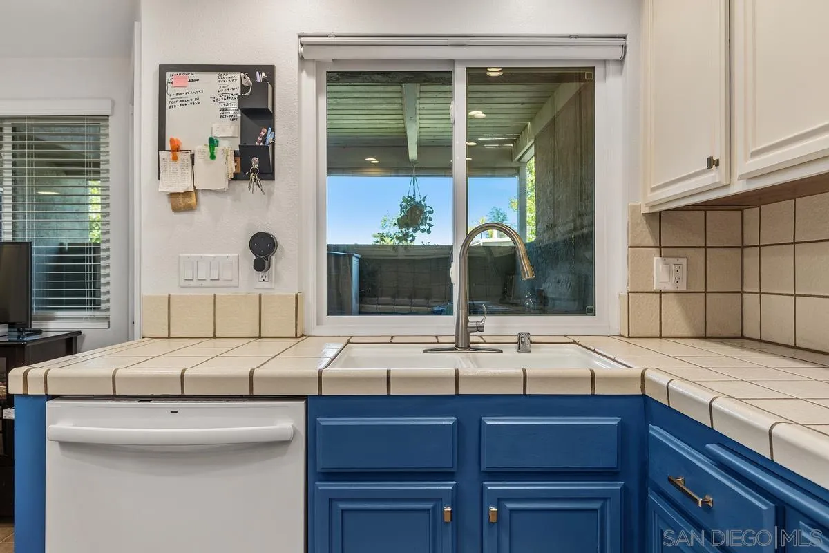 17533 Fairlie Road Rancho Bernardo, CA 92128 - Photo 24 of 46