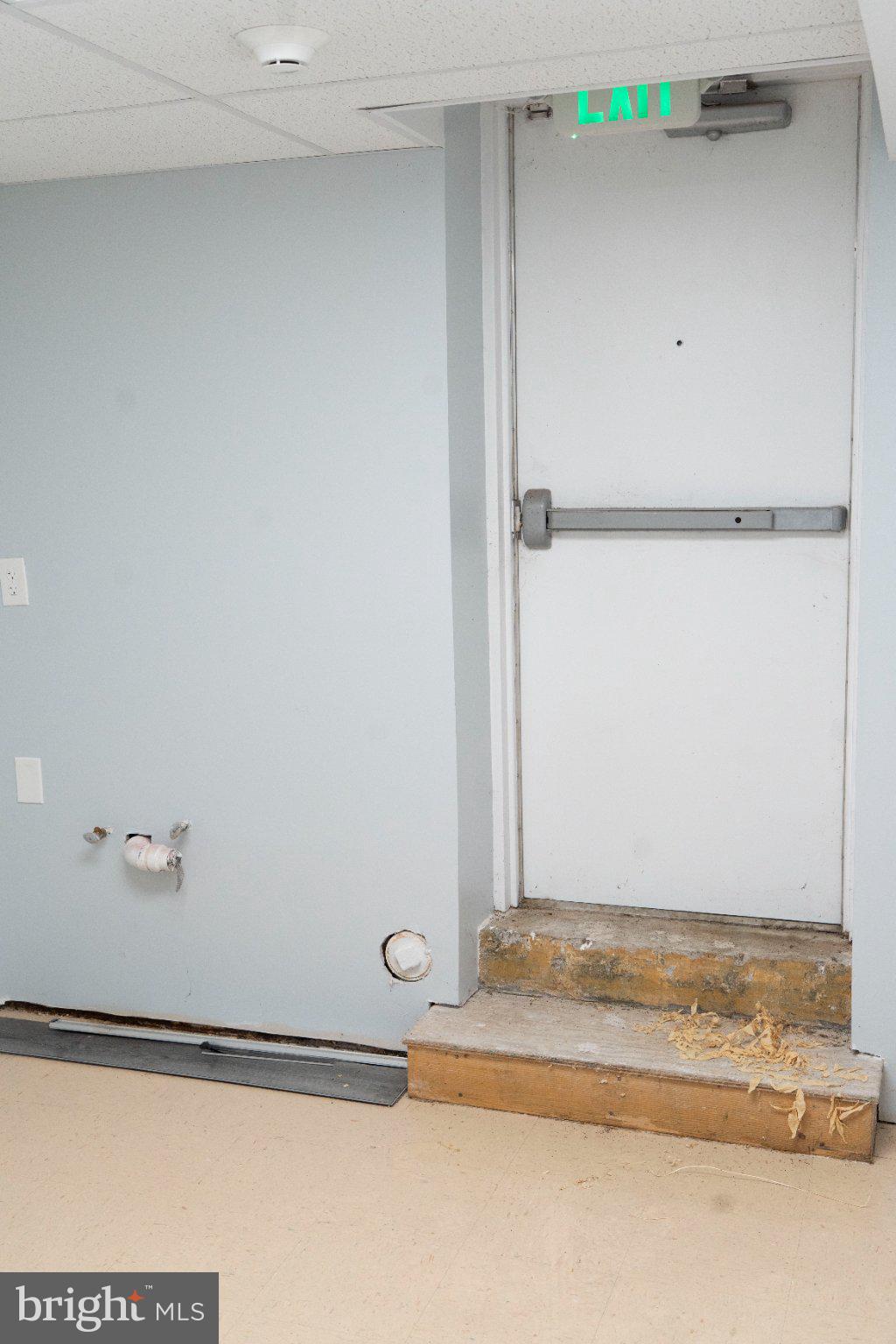 8 North Pulaski Street Baltimore, MD 21223 - Photo 25 of 25 Entryway with potential and charm.
