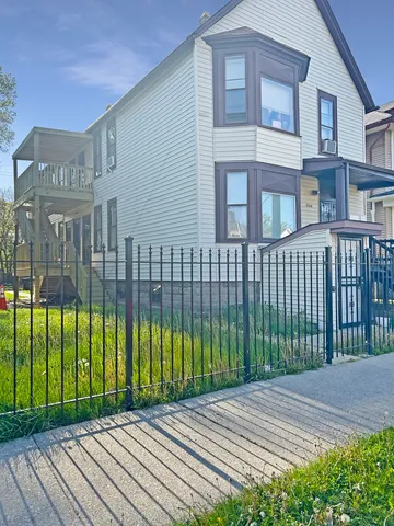 $1,350 | 11014 South State Street, Unit 1B, Chicago, IL 60628