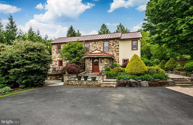 $1,590,000 | 186 Bragg Hill Road, West Chester, PA 19382