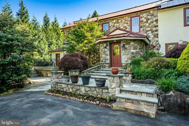 $1,590,000 | 186 Bragg Hill Road, West Chester, PA 19382