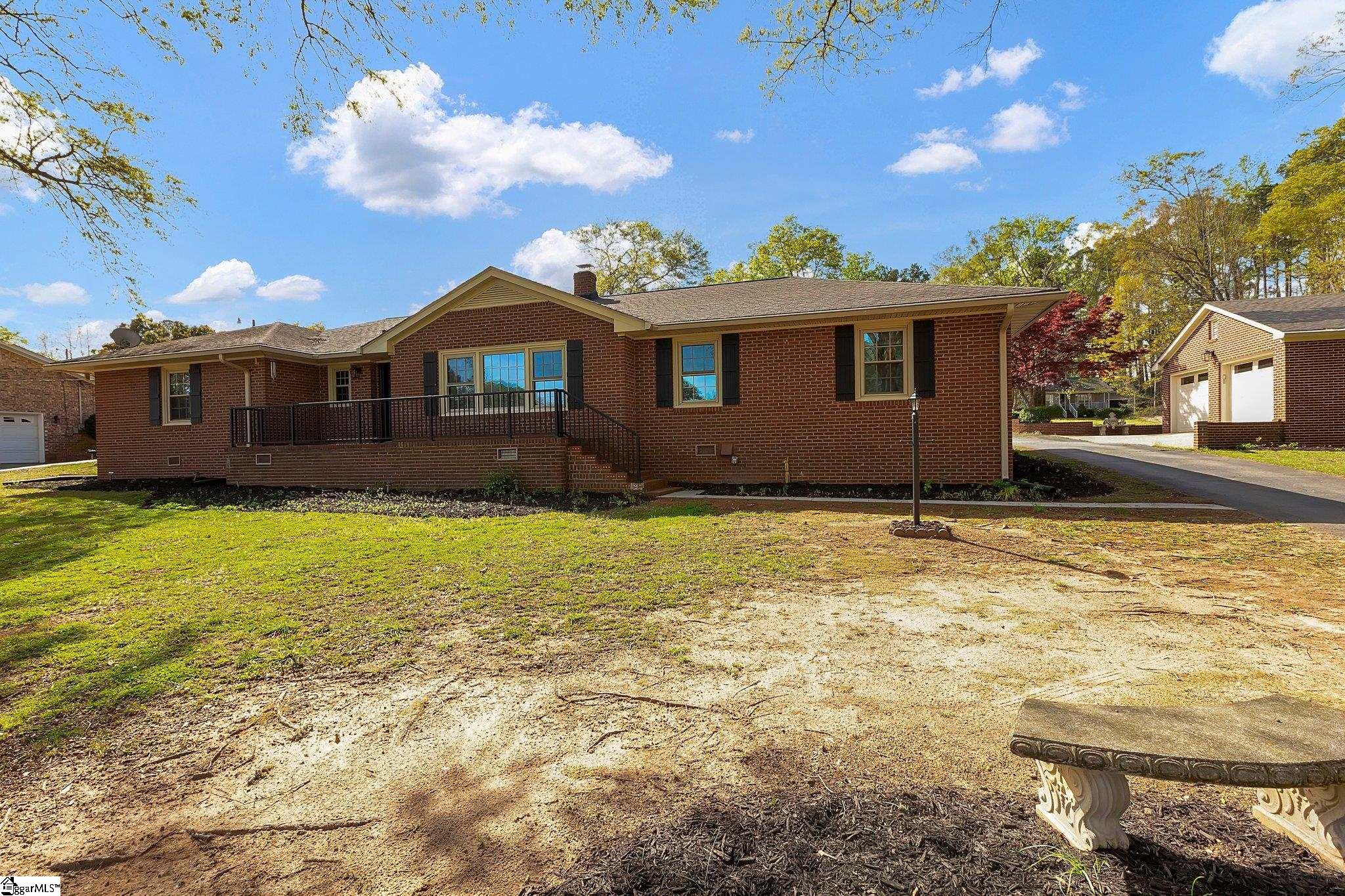 108 Pine Road Laurens, SC 29360 - Photo 4 of 45