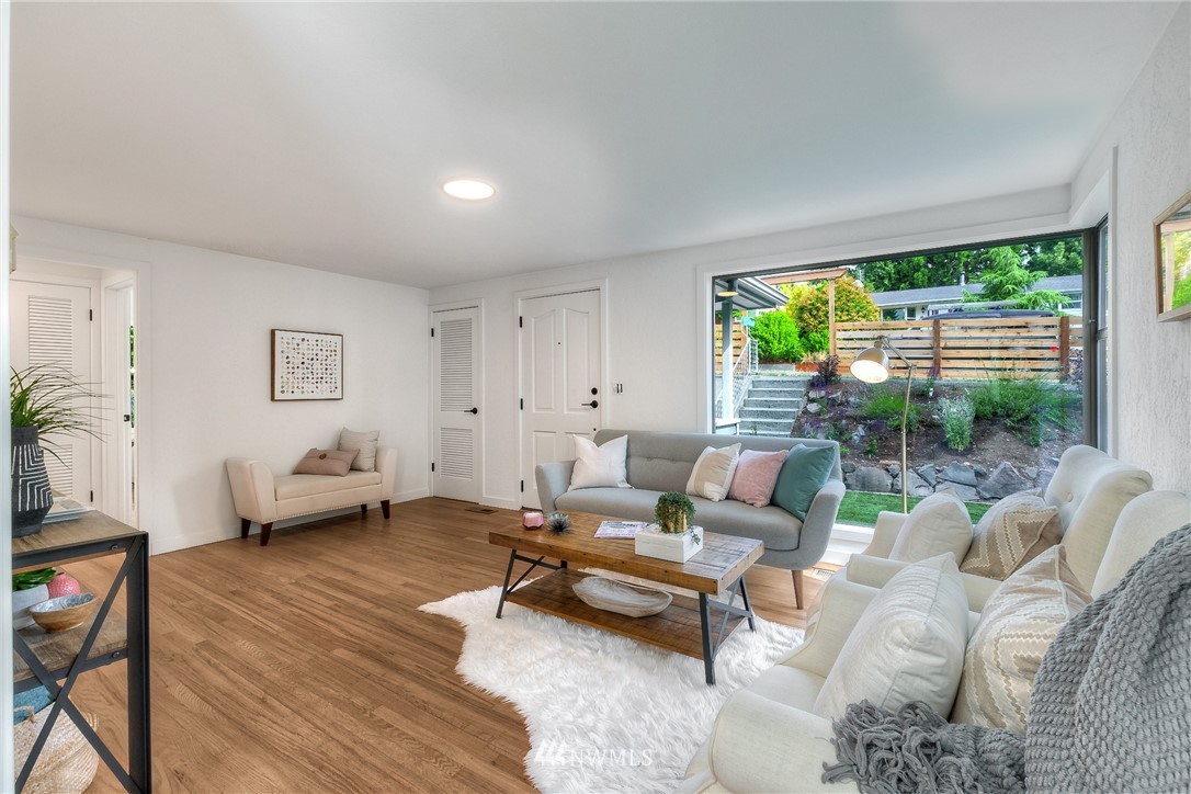 3603 Southwest 107th Street Seattle, WA 98146 - Photo 6 of 23 Gallery Image 6