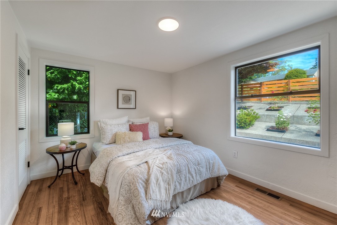 3603 Southwest 107th Street Seattle, WA 98146 - Photo 10 of 23 Gallery Image 10