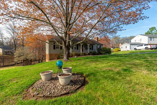 $319,900 | 209 Stonehouse Drive, Lynchburg, VA 24502