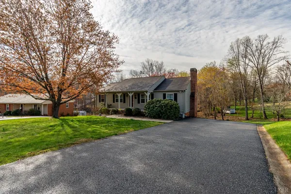 $319,900 | 209 Stonehouse Drive, Lynchburg, VA 24502