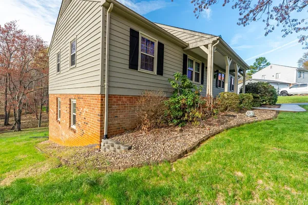 $319,900 | 209 Stonehouse Drive, Lynchburg, VA 24502