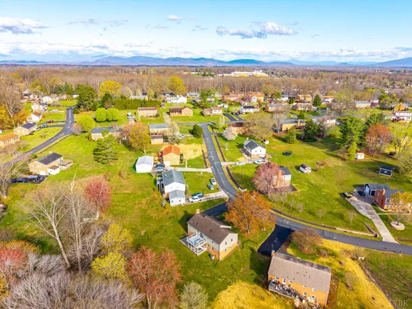 $319,900 | 209 Stonehouse Drive, Lynchburg, VA 24502