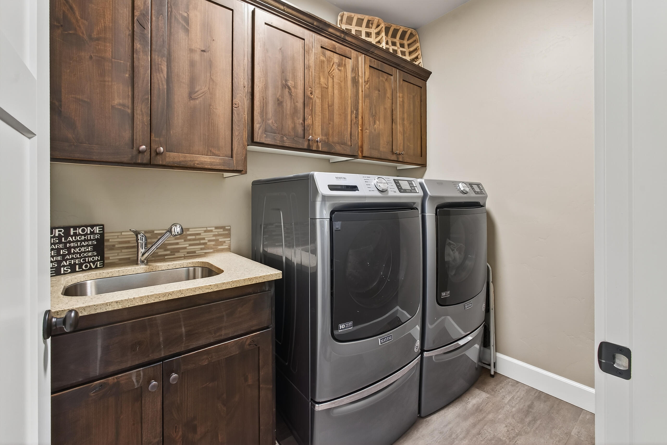 2793 Southwest 33rd Street Redmond, OR 97756 - Photo 27 of 44 a utility room with dryer and washer
