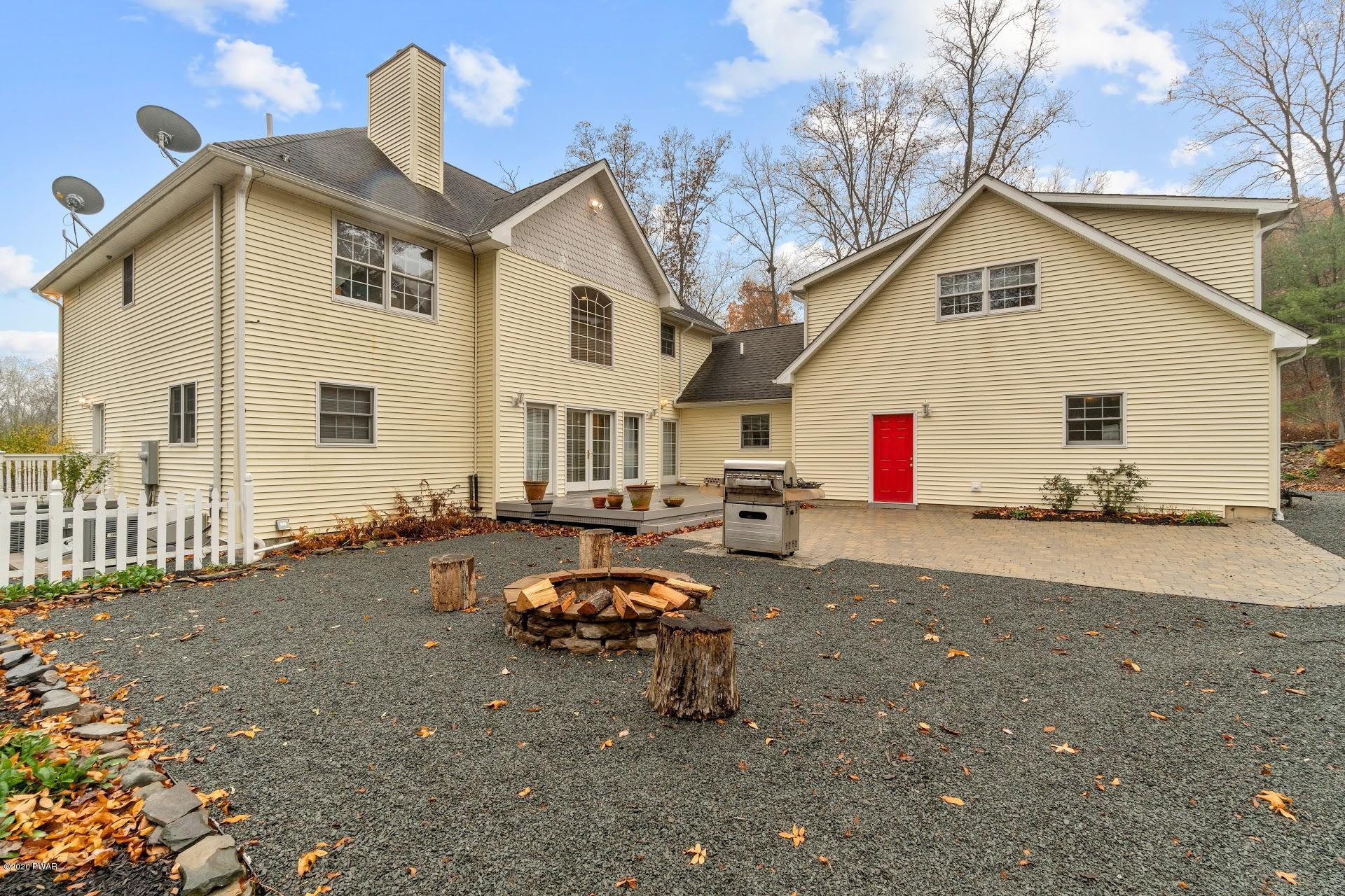 800 Raymondskill Road Milford, PA 18337 - Photo 4 of 48 Patio Firepit View