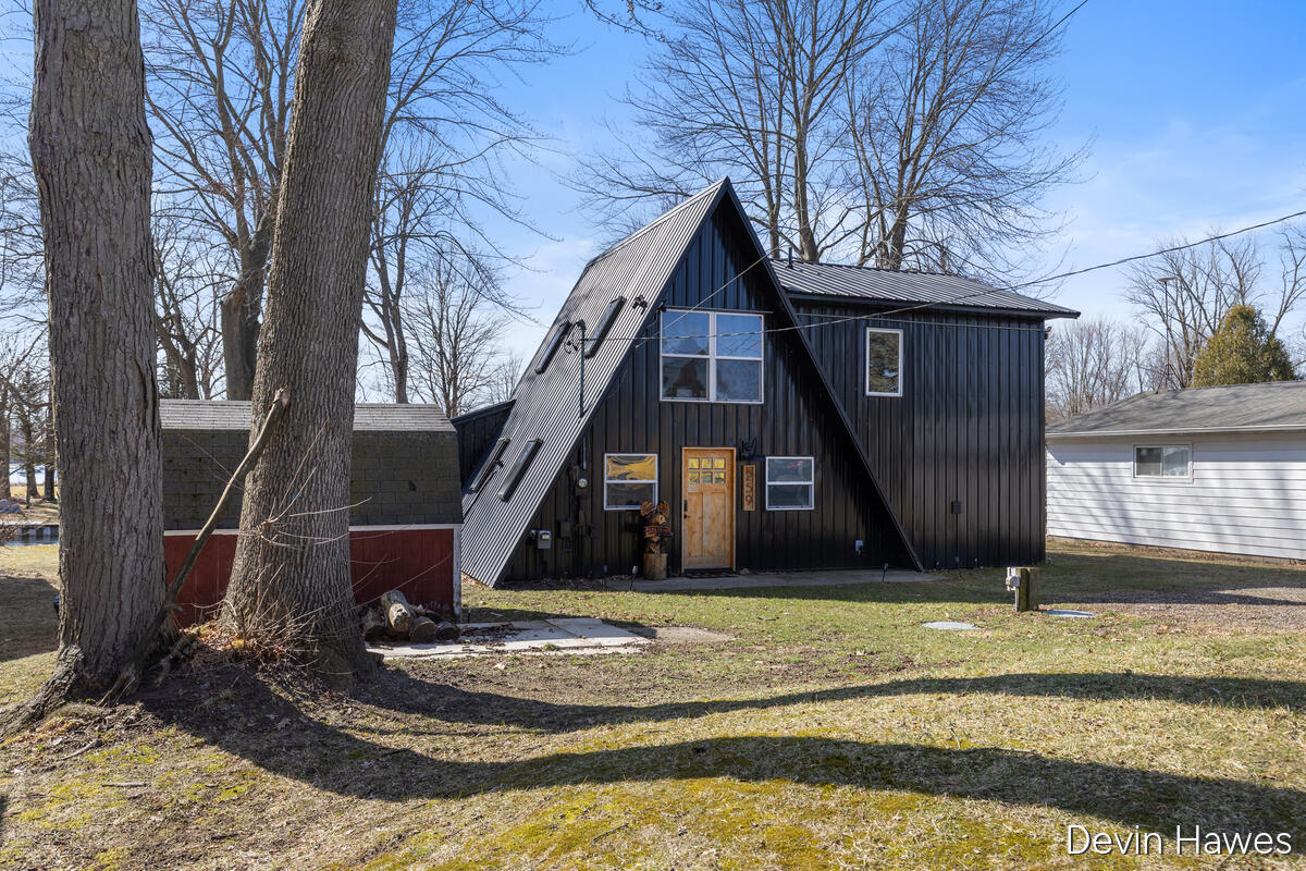 259 Ivason Drive Stanton, MI 48888 - Photo 2 of 26 259-Ivason_002