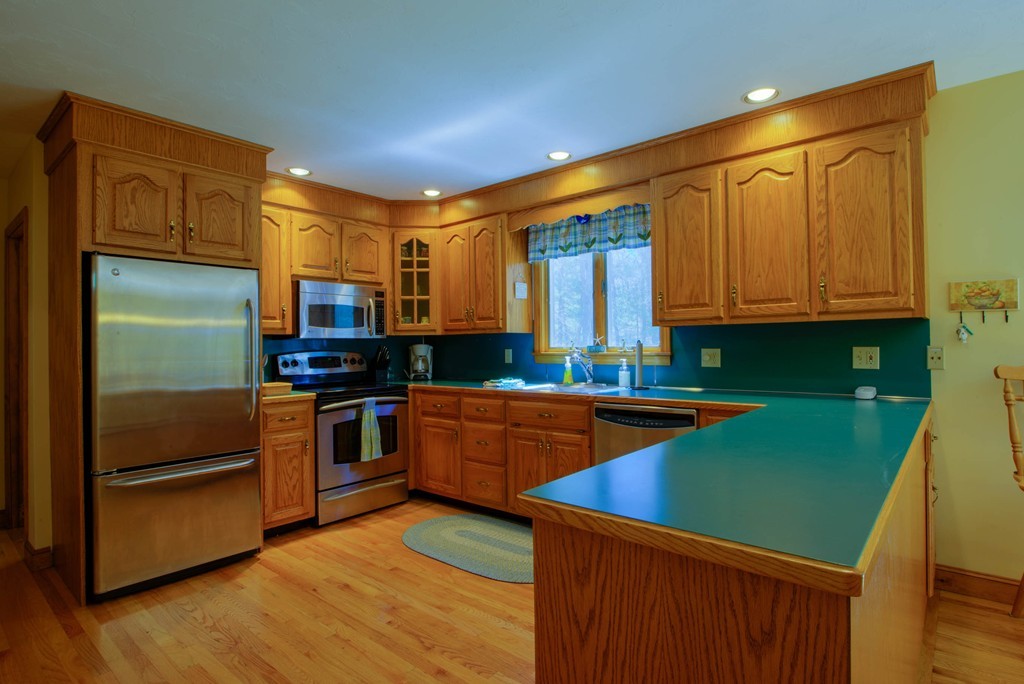 261 Wings Neck Road Bourne, MA 02559 - Photo 2 of 8 Gallery Image 2