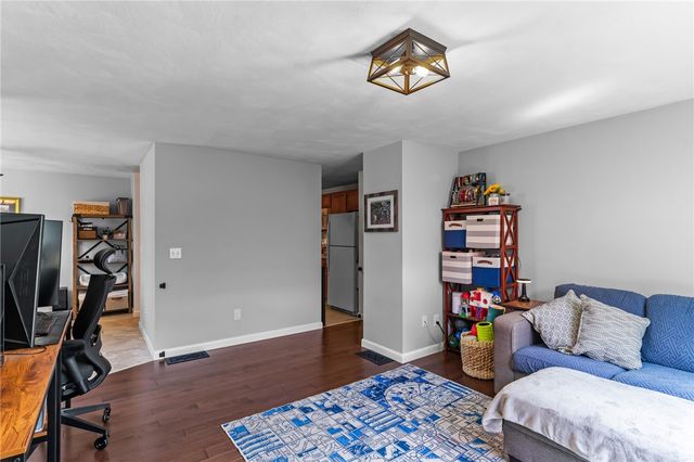 $340,000 | 351 New London Avenue, Unit 306, Warwick, RI 02886