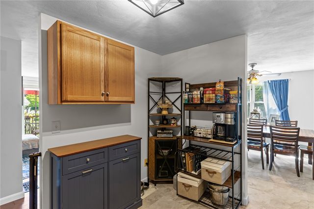 $340,000 | 351 New London Avenue, Unit 306, Warwick, RI 02886