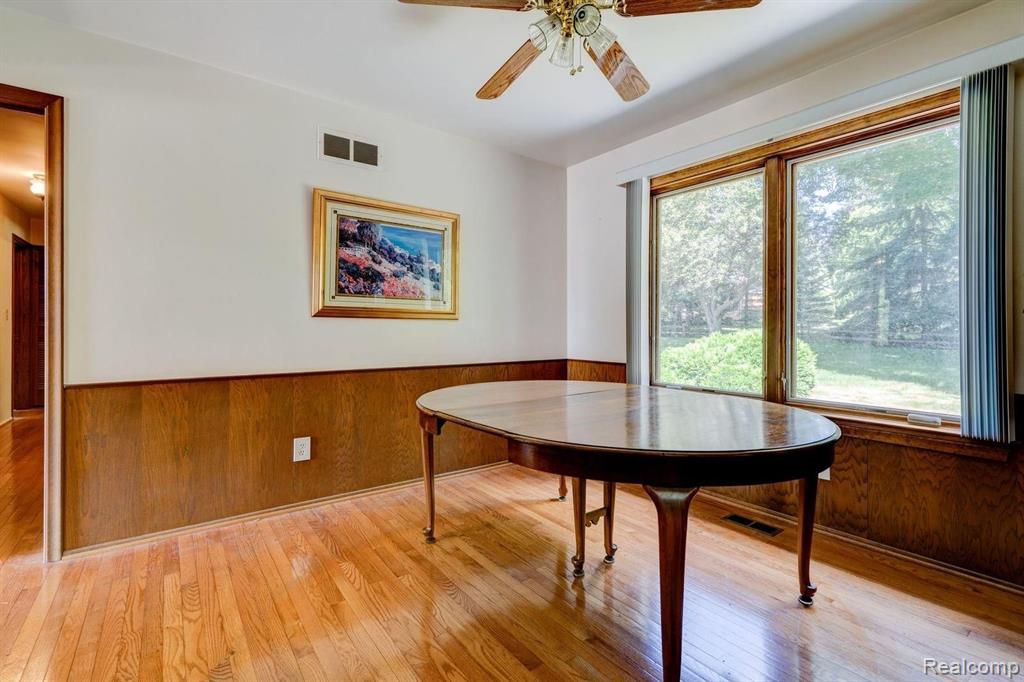 2240 Munster Road Rochester Hills, MI 48309 - Photo 11 of 25