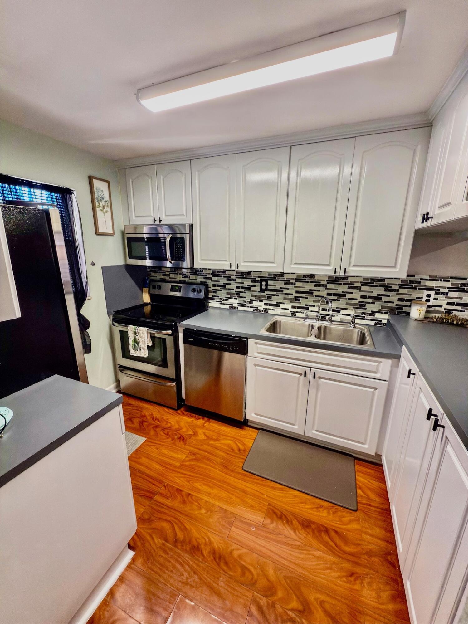 7610 Stirling Road, Unit 204C Davie, FL 33024 - Photo 6 of 17 Kitchen