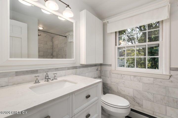 14 Shoal Point Lane Riverside, CT 06878 - Photo 22 of 28 primary bath