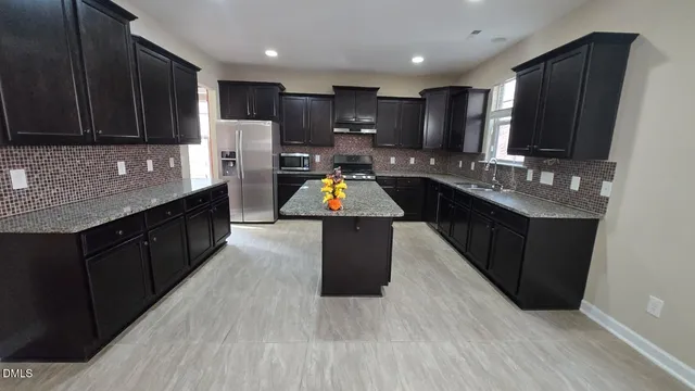 $899,999 | 864 Bay Bouquet Lane, Apex, NC 27523